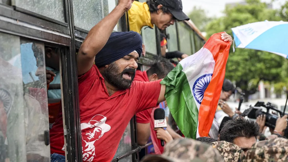 NDMC Closes Connaught Place Central Park Ahead of Protest
