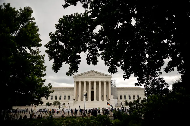 US Supreme Court Weighs Oil Companies’ Bid to Halt Colorado Climate Lawsuit