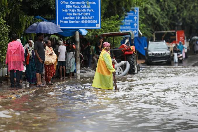 IMD Warns of Heavy Rain Across Several States as New Bay of Bengal System Develops