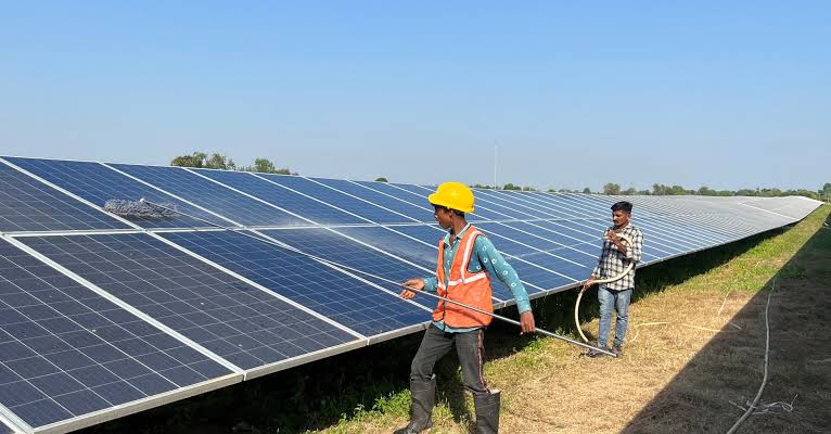 MNRE Says Transmission Delays Are Restricting Renewable Power